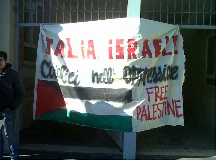 PALESTINA : Occupata sede AGI contro il vertice con Israele